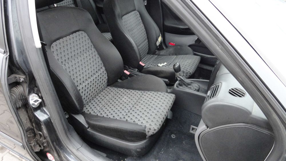Seat Leon Na Częsci 1,8 benzyna na Częsci rok 2002 kolor LC9Z