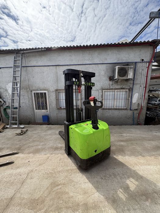 vendo stacker novos usado e re condicionados