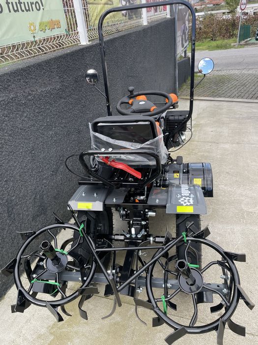 Mini trator a gasolina com fresa