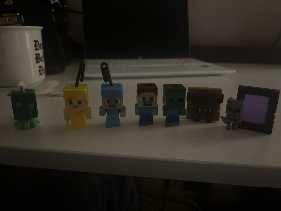 Фігурки кіндер майнкрафт