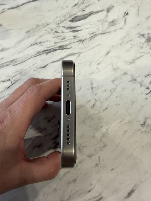 Смартфон Apple iPhone 15 Pro 128GB Natural Titanium