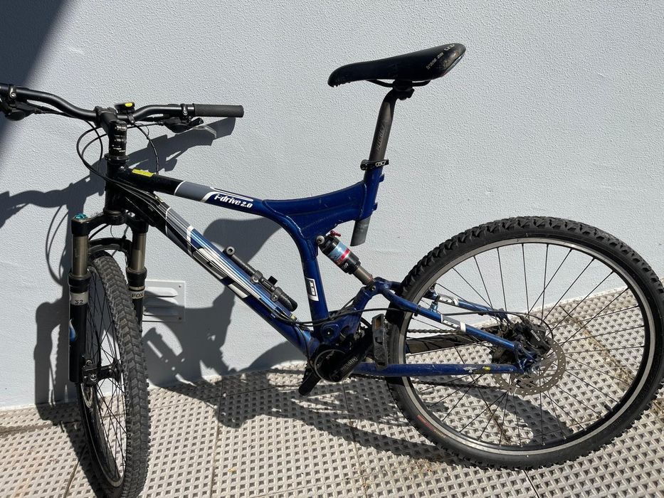 Bicicleta BTT Suspensão Total GT i-Drive 2.0