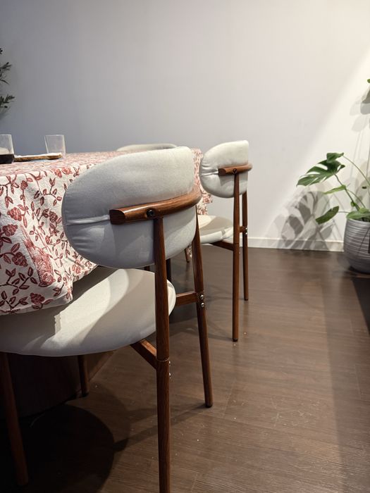 8 Cadeiras estofadas modernas – Novas