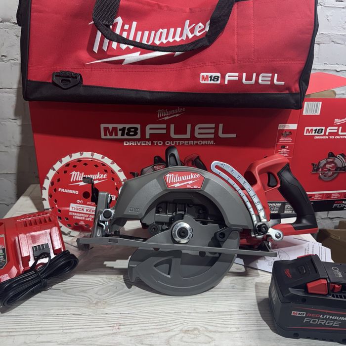 Безщіткова циркулярна пила 184мм Milwaukee M18 2930-21 FUEL