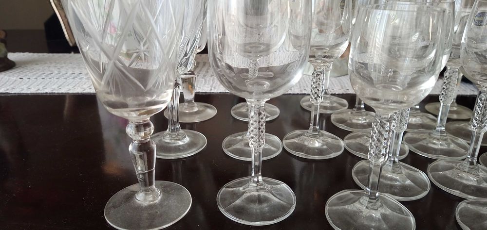 30 copos cristal licor, flutes ainda com o selo 40€