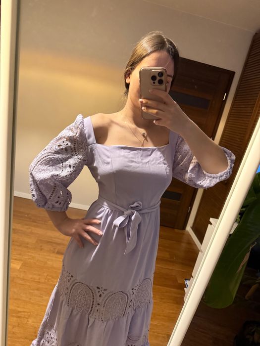 Sukienka liliowa / Ażurowe rękawki / Maxi