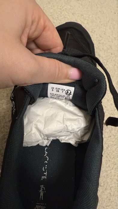 Жіночі кросівки Lacoste