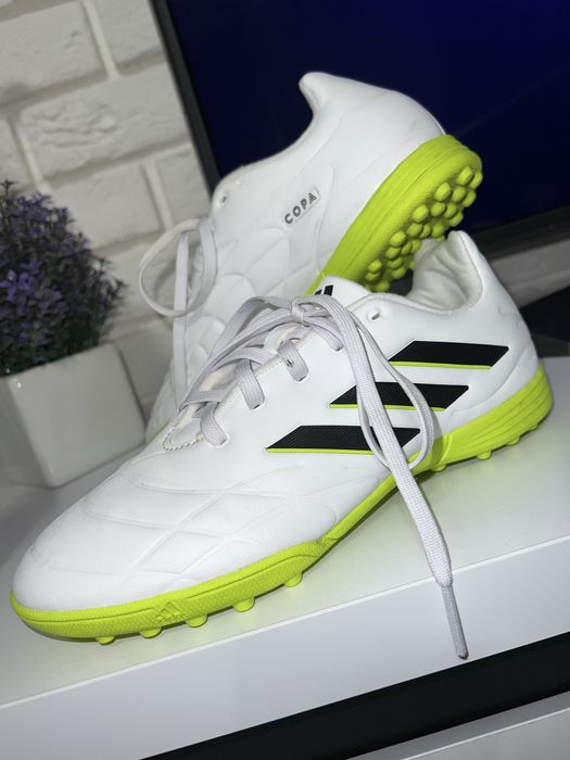 Кеди 40ніжки для футболу