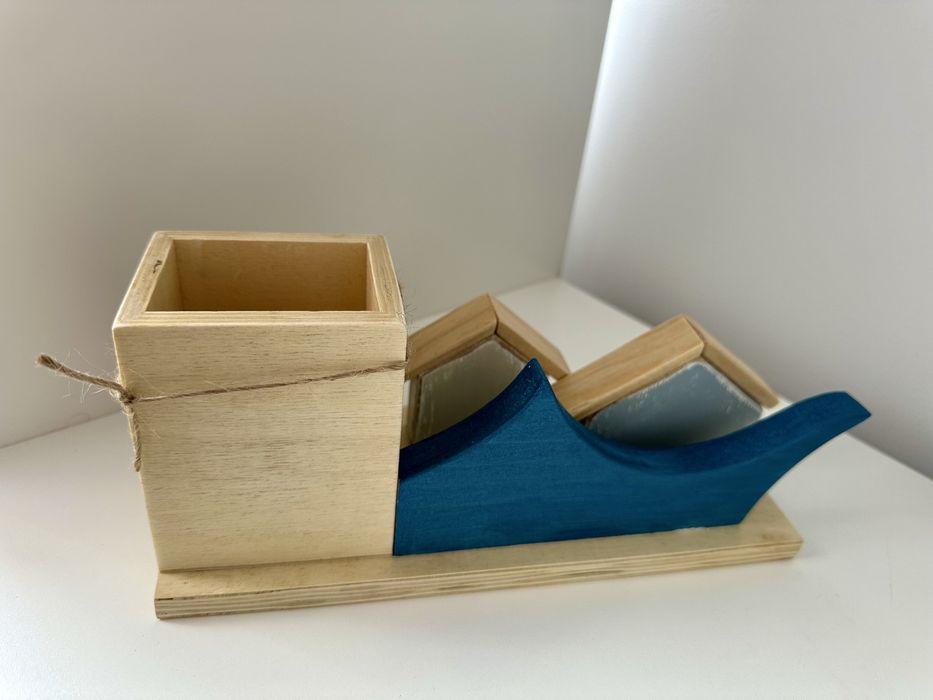 Organizador/suporte para canetas e cartas