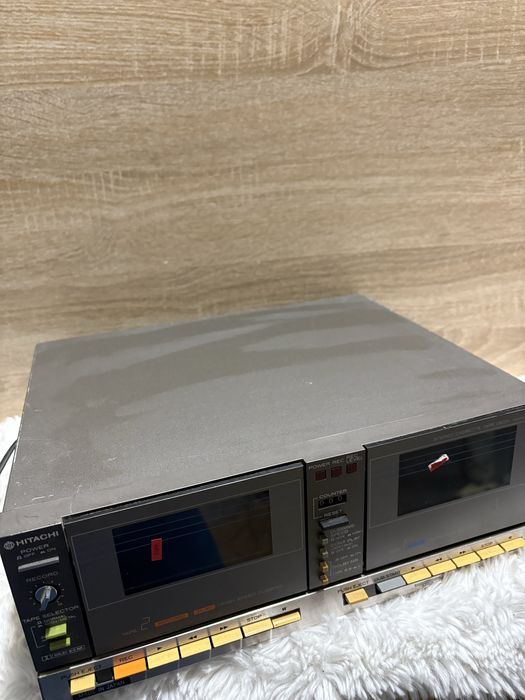 Hitachi D-MD1 to magnetofon