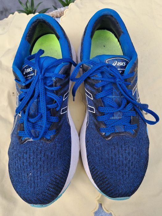Кросівки Asics Gt-2000 40 р. 700 грн.