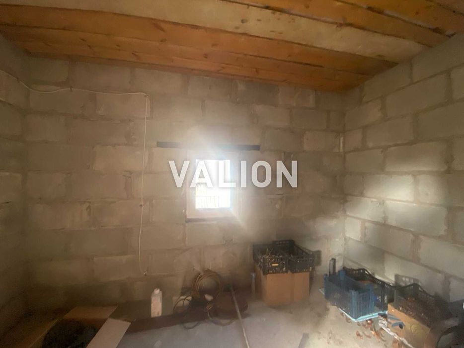 Продається домоволодіння у с Бабинці Бучанського рн 50км від Києва