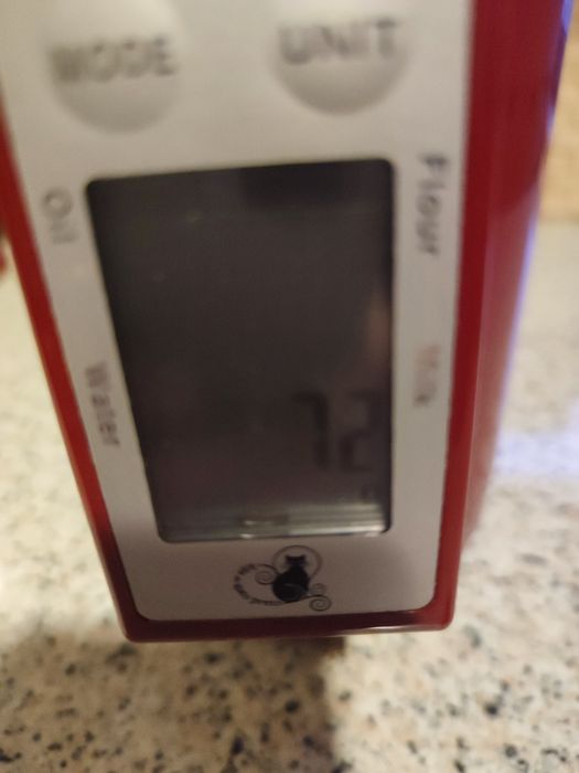 Balança digital com copo medidor Gato Preto