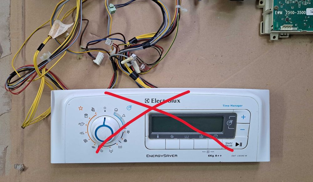 Silnik pralki Electrolux EWT 136540 W (części)