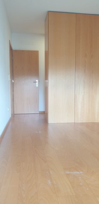 Excelente Apart. T2 (Equipado). Urb. Qta Portela