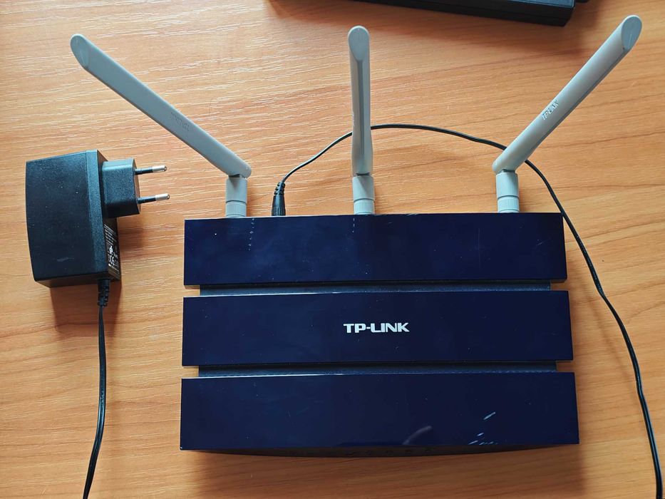 Wi-Fi Router 2.4 GHz TP-Link TL-WR1045ND v2 (OpenWrt)