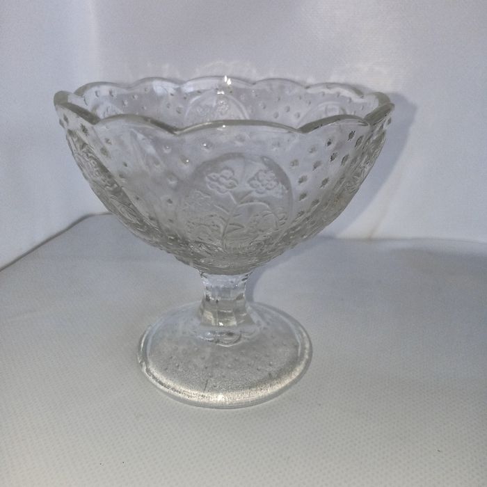 Cukiernica Ząbkowice medaliony ok 10 cm PRL