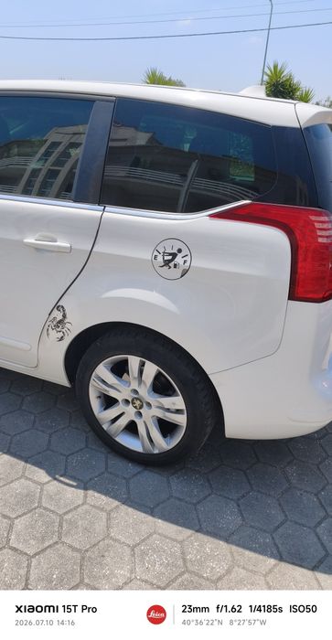 Peugeot 5008 de 2015 com motor avariado