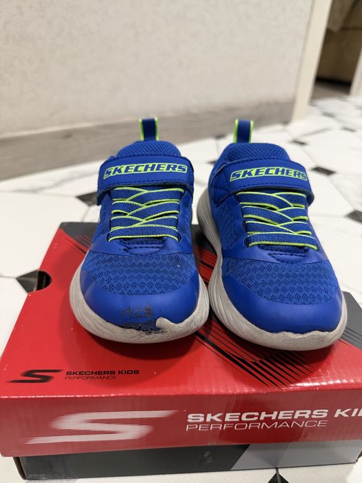 Кросівки на хлопчика 27 р