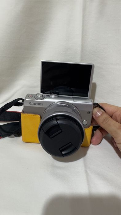 Câmera Canon M100