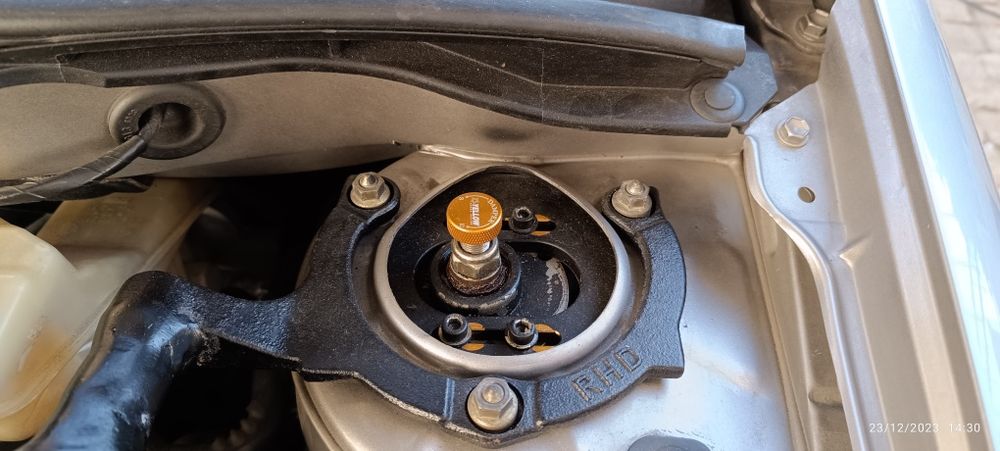 Coilovers + camber plates Corolla e12