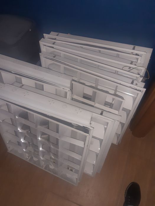 Oprawa rastrowa podtynkowa sufitowa 4x18 W