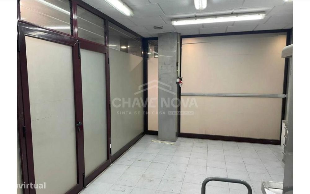 Espaço Comercial no Centro Comercial DOuro - General Torres - Vila ...