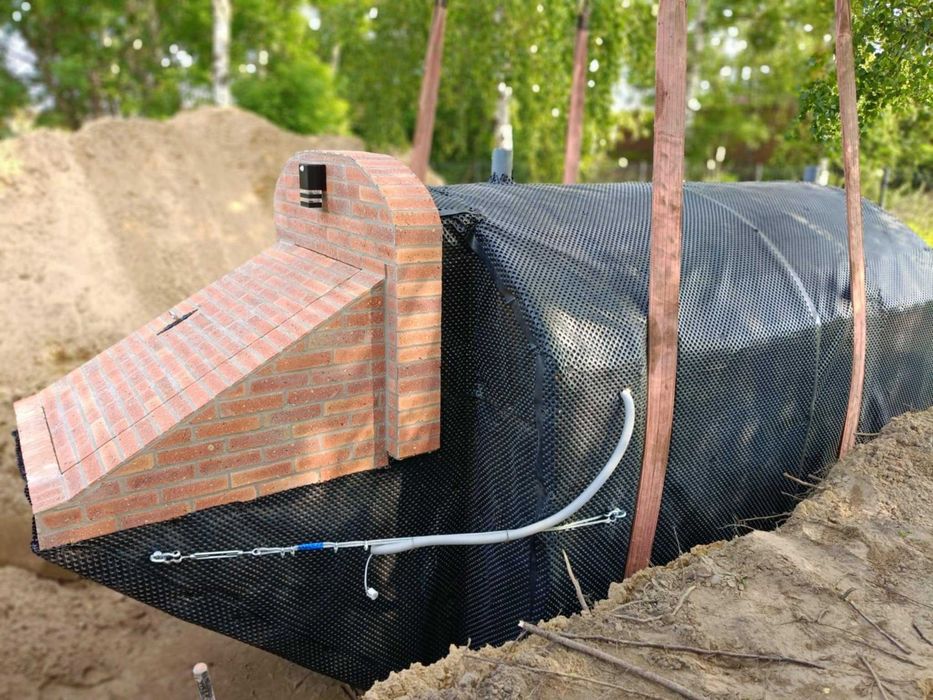 schron betonowy , piwniczka betonowa , ziemianka , piwnica , sauna ogrodowa