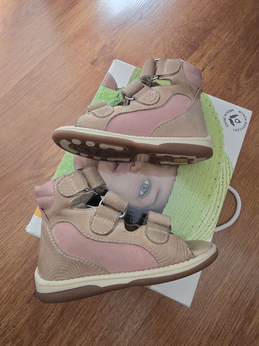 Sandałki Buty Memo Agnes 22
