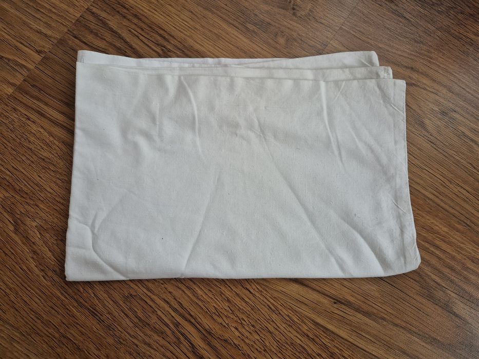 Віддам скатертини та серветки