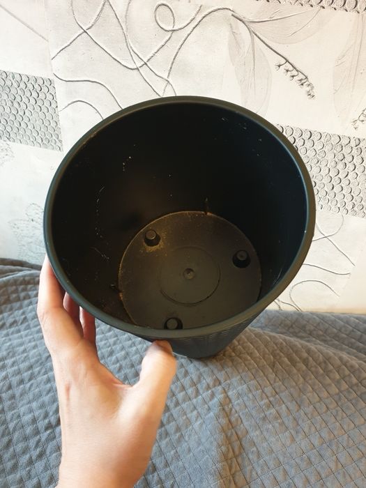 Doniczka wysoka czarna