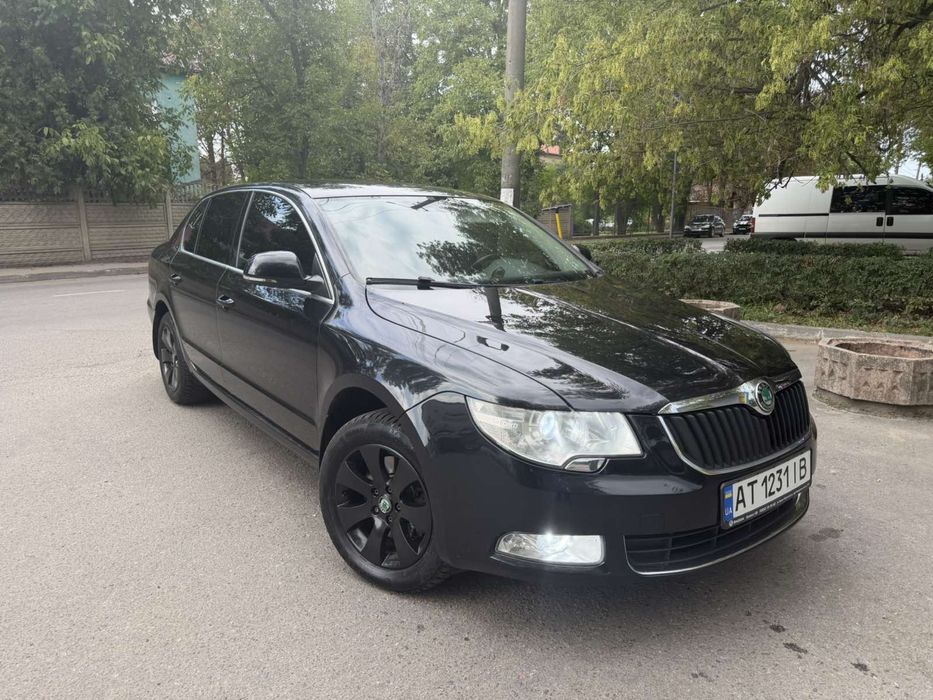 Skoda Superb Official