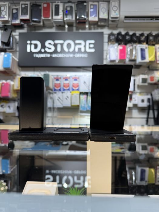 Б/У Зарядна станція 3 в 1 ESR EFC001O