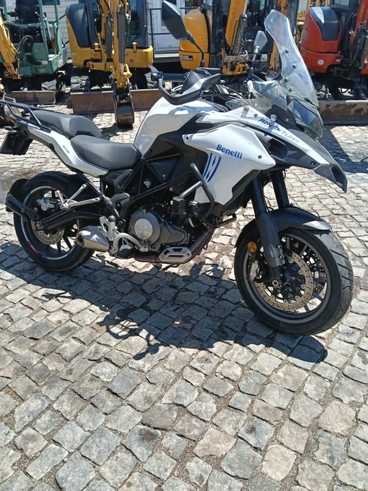 Benelli  502 trk