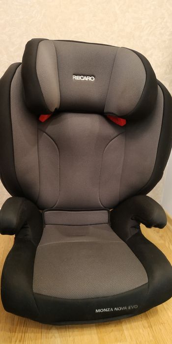 Автокрісло RECARO Monza Nova EVO Seatfix