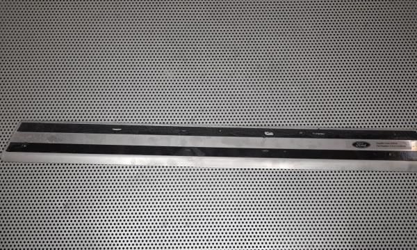 Rodapé / soleira porta frente direita FORD Kuga II (DM2)