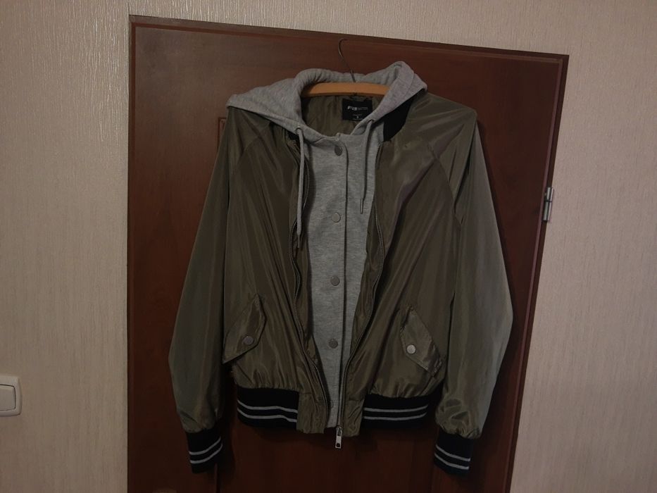 Kurtka jesienna , S/M, stan bardzo dobry.