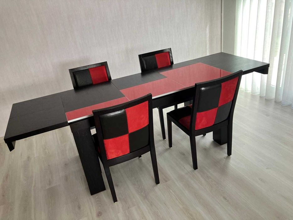 Mesa de Jantar com 4 cadeiras e 1 Móvel de apoio