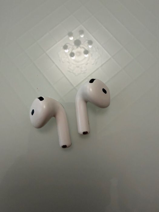 Airpods 4 правий лівий оригінал
