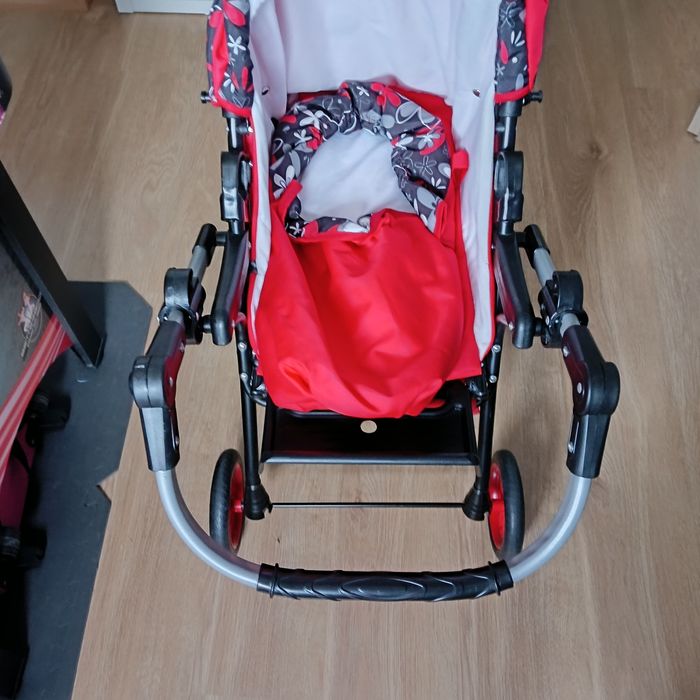 Wózek dla lalek jak prawdziwy