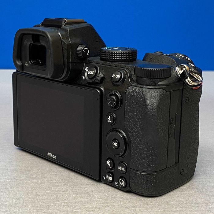 Nikon Z5 (Corpo) - 24.3MP