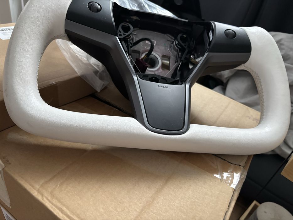 Tesla руль кермо plaid з підігрівом