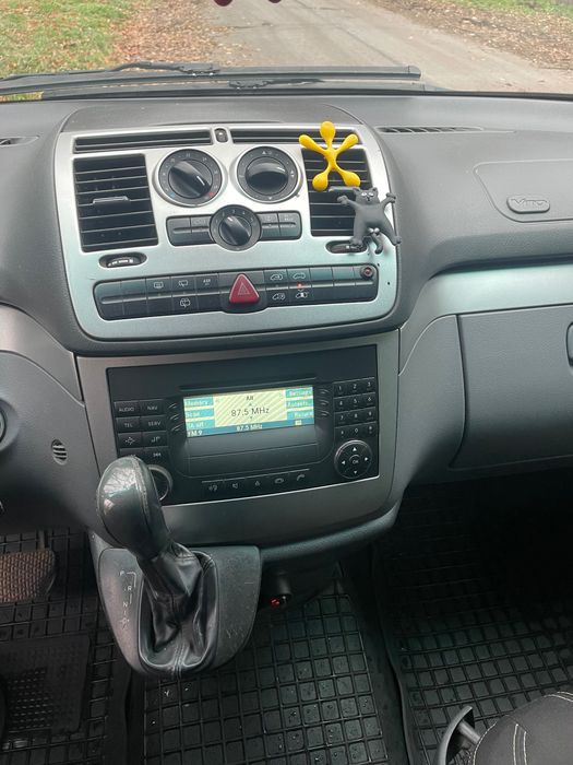 Мерседес Віто грузопассажир