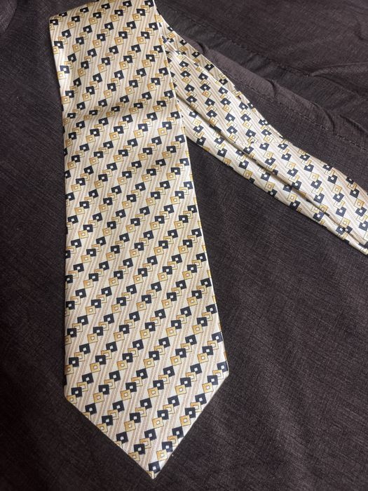 Gravata colorida nova