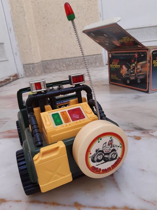 Jogos para criança e carro de brincar