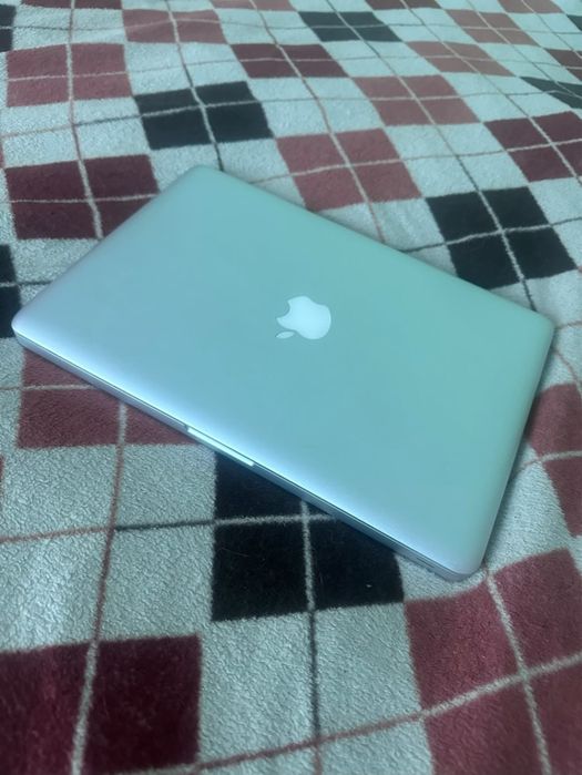 Продам MacBook в хорошому стані