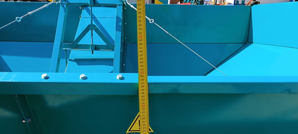 Зернометач самопересувний ЗМБ-120У «Булава», завантаження зерновозів