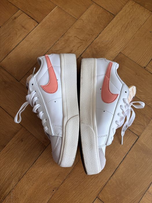 Кросівки nike в гарному стані