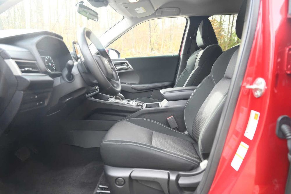 Mitsubishi Outlander PHEV SEL      2023