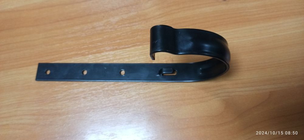 Кронштейн, крепление  желоба водостока 90